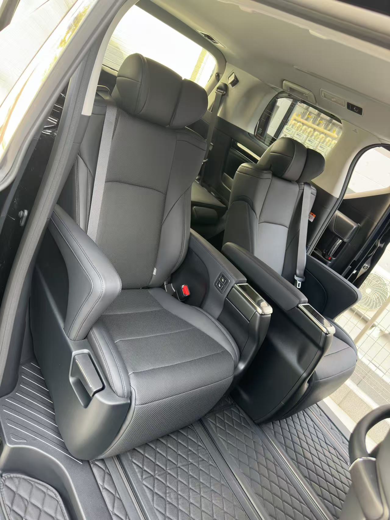 Private Transfer: Naha Airport (OKA) to/from Central Okinawa